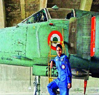 Maharashtra's first helicopter operator | महाराष्ट्राची पहिली हेलिकॉप्टरचालक