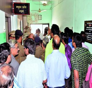 Slogan 'Removal of commissioner'! | ‘आयुक्त हटाव’चा नारा!