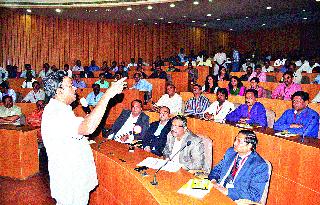 Social reputation by skill in the system | व्यवस्थेतूनच कौशल्याला सामाजिक प्रतिष्ठा Social reputation by skill in the system | व्यवस्थेतूनच कौशल्याला सामाजिक प्रतिष्ठा