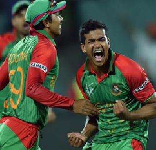 After the World Cup, after England, defeated Bangladesh | वर्ल्डकपमधून इंग्लंड बाद, बांग्लादेशने केला पराभव