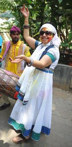 Celebrity holi | सेलिब्रिटींची होळी Celebrity holi | सेलिब्रिटींची होळी