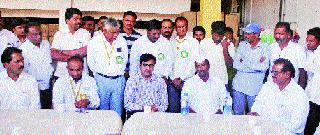 Winery of grape gardeners | द्राक्ष बागाईतदारांना वाइनरींचा हात Winery of grape gardeners | द्राक्ष बागाईतदारांना वाइनरींचा हात