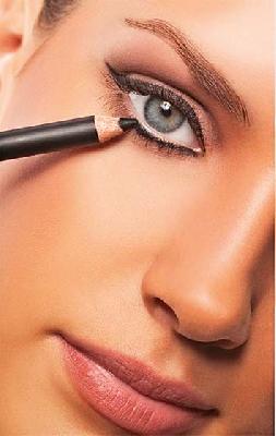 Compact-Lipstick-Mistle | कॉम्पॅक्ट-लिपस्टिक-काजळ Compact-Lipstick-Mistle | कॉम्पॅक्ट-लिपस्टिक-काजळ