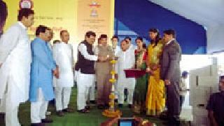 On a platform for Vilasrao | विलासरावांसाठी एका व्यासपीठावर