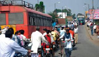 Approval of extension of flyover | उड्डाण पुलाच्या विस्तारीकरणास मंजुरी Approval of extension of flyover | उड्डाण पुलाच्या विस्तारीकरणास मंजुरी