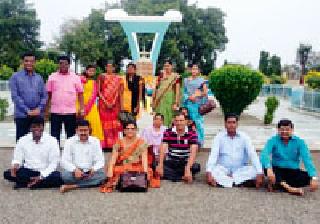 Lessons of Zilla Parishad members for the training | प्रशिक्षणाकडे जिल्हा परिषद सदस्यांची पाठ