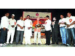 Draagraha by the government of 'education rights' | ‘शिक्षण हक्क’चा शासनाकडून दुराग्रह