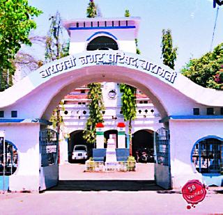 Baramati palekela fire due to faulty wire connection | सदोष वायरजोडणीमुळे बारामती पालिकेला आग