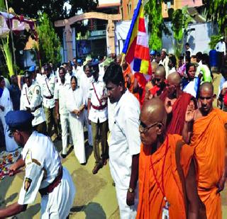 In Mahad, Usalala Bhimasagar | महाडमध्ये उसळला भीमसागर In Mahad, Usalala Bhimasagar | महाडमध्ये उसळला भीमसागर