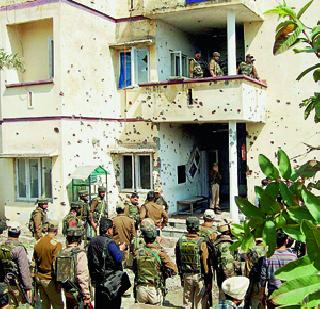 Police station terror attack, 3 martyrs | पोलीस स्टेशनवर अतिरेकी हल्ला, ३ शहीद
