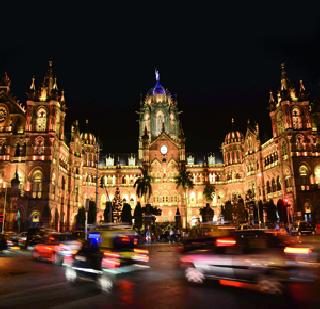 What is the night life? | रात्रजीवन हवंय कशासाठी ?