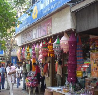 Seven days of shops open! | सातही दिवस दुकाने खुली!