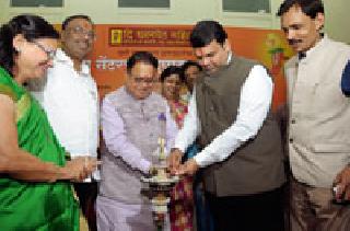 Banks should reduce administrative costs | बँकांनी प्रशासकीय खर्च कमी करावा