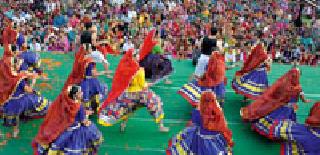 'Padva Dawaat' song written in music | गीत-संगीतात रंगली 'पाडवा पहाट'