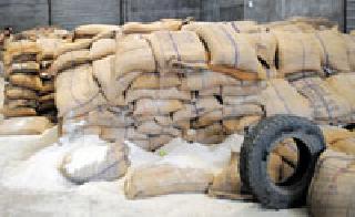 Packing a branded company with nutrition | पोषण आहाराला ब्रँडेड कंपनीचे पॅकिंग