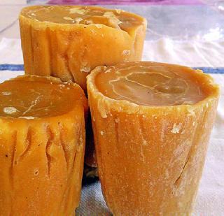 Due to the end of March, the buffalo market is stable | मार्चअखेरमुळे भुसार बाजार स्थिर