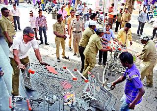 Due to polling machines more than elections | निवडणुकीपेक्षा मतदान यंत्रे डोईजड Due to polling machines more than elections | निवडणुकीपेक्षा मतदान यंत्रे डोईजड