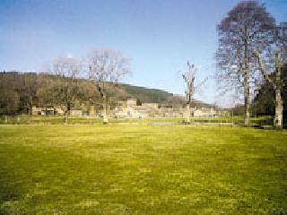 There are no grounds in 1000 schools | १००० शाळांत मैदान नाही