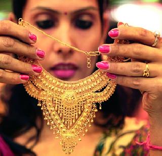 A suit worth Rs 260 per tonne on the purchase of gold | सोने खरेदीवर तोळ््यामागे २६० रुपयांची सूट A suit worth Rs 260 per tonne on the purchase of gold | सोने खरेदीवर तोळ््यामागे २६० रुपयांची सूट