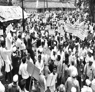 Democracy for the reservation of five thousand Muslim Brothers | पाच हजार मुस्लिम बांधवांचा आरक्षणाकरिता मूकमोर्चा