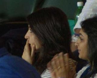 Anushka Sharma on Whats App | Whats App वर अनुष्का शर्मा ठरली राष्ट्रीय पनवती Anushka Sharma on Whats App | Whats App वर अनुष्का शर्मा ठरली राष्ट्रीय पनवती