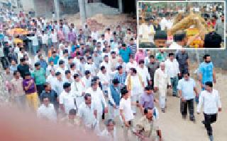 Funeral on Snehadevi in ​​the presence of thousands of citizens | हजारो नागरिकांच्या उपस्थितीत स्नेहादेवींवर अंत्यसंस्कार