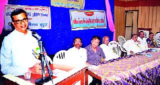 First floral lecture organized on behalf of Jain Seva Samiti | जैन सेवा कार्य समितीच्या वतीने आयोजित व्याख्यानमालेचे पहिले पुष्प