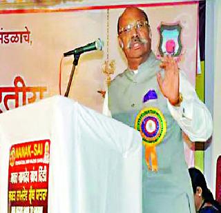 Not being treated by the behavior of saints, they are in the deity | संतांचा व्यवहारवाद न पटल्याने ते देव्हाऱ्यात Not being treated by the behavior of saints, they are in the deity | संतांचा व्यवहारवाद न पटल्याने ते देव्हाऱ्यात