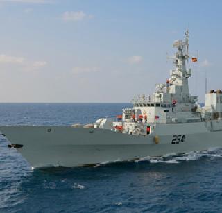 Pakistani prisoners of Yemen have been freed by the navy | येमेनमध्ये फसलेल्या भारतीयांची पाकच्या नौदलाने केली सुटका Pakistani prisoners of Yemen have been freed by the navy | येमेनमध्ये फसलेल्या भारतीयांची पाकच्या नौदलाने केली सुटका