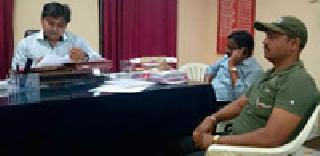 The municipal corporation will seize the permit cable | महापालिका करणार विना परवानगीचे केबल जप्त The municipal corporation will seize the permit cable | महापालिका करणार विना परवानगीचे केबल जप्त