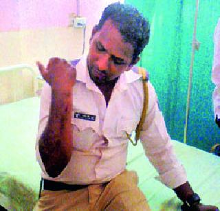 Military firing on police in Shahapur | शहापुरात पोलिसावर जीवघेणा हल्ला Military firing on police in Shahapur | शहापुरात पोलिसावर जीवघेणा हल्ला