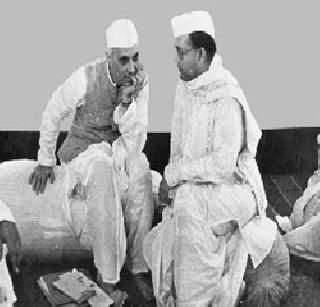 Nehru's government sponsored Netaji's family? | नेहरूसरकारने केली होती नेताजींच्या कुटुंबाची हेरगिरी?