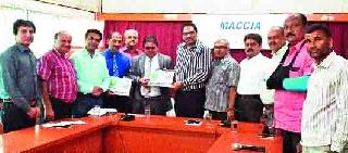 Air India is keen to take part in the flight | एअर इंडिया विमानसेवेसाठी उत्सुक Air India is keen to take part in the flight | एअर इंडिया विमानसेवेसाठी उत्सुक