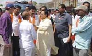 Vijay Darda inspected the development works of Azad Maidan | आझाद मैदानाच्या विकासकामांची विजय दर्डा यांनी केली पाहणी