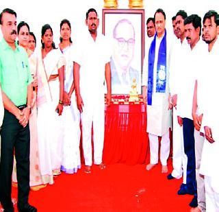 Babasaheb greetings in Indapur | बारामती, इंदापूरमध्ये बाबासाहेबांना अभिवादन Babasaheb greetings in Indapur | बारामती, इंदापूरमध्ये बाबासाहेबांना अभिवादन