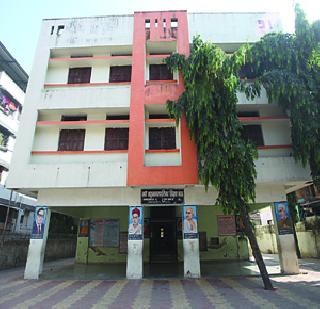 School English medium 'Look' only Marathi | शाळा इंग्रजी माध्यमाची ‘लूक’ मात्र मराठीच