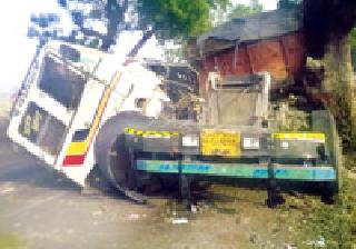 The control is off ... | नियंत्रण सुटले... The control is off ... | नियंत्रण सुटले...