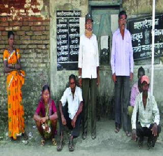 Revenue activities slow pace | महसूलची कामे धीम्या गतीने