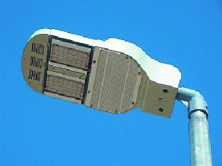 The possibility of lightening off the streetlights by the end of April | एप्रिलअखेर बंद पथदीप उजळण्याची शक्यता