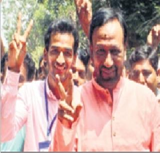 Afterwards, the Shiv Sena's devotion came from above | उपऱ्यांमुळे झाला शिवसेनेचा विचका Afterwards, the Shiv Sena's devotion came from above | उपऱ्यांमुळे झाला शिवसेनेचा विचका