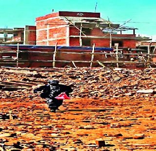 There was an earthquake while in the street | रस्त्यात असतानाच भूकंप आला There was an earthquake while in the street | रस्त्यात असतानाच भूकंप आला