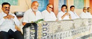 The prize distribution of Lokmat Shankar's pearl "Hawaii Safari" competition | लोकमतच्या संस्काराचे मोती ‘हवाई सफारी’ स्पर्धेचे बक्षीस वितरण