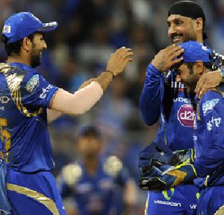 Mumbai won the match, Delhi won by 5 wickets | मुंबईचा विजयी चौकार, दिल्लीवर ५ गडी राखून विजय Mumbai won the match, Delhi won by 5 wickets | मुंबईचा विजयी चौकार, दिल्लीवर ५ गडी राखून विजय