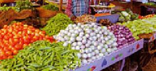 Ain cheap vegetable prices | ऐन उन्हाळ्यात भाजी स्वस्त