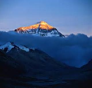 Earthquake decreases height of Everest; Satellite information | भूकंपाने एव्हरेस्टची उंची घटली; उपग्रह माहिती Earthquake decreases height of Everest; Satellite information | भूकंपाने एव्हरेस्टची उंची घटली; उपग्रह माहिती