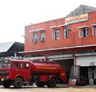 Fire Brigade personnel uniformly once in 5 years | अग्निशामकच्या जवानांना ५ वर्षांत एकदाच गणवेश Fire Brigade personnel uniformly once in 5 years | अग्निशामकच्या जवानांना ५ वर्षांत एकदाच गणवेश