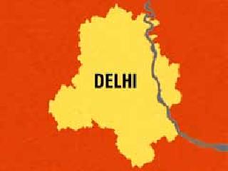 Three women killed in Delhi's sub-inspector's car | दिल्लीत सब इन्स्पेक्टरच्या कारच्या धडकेत ३ महिला ठार Three women killed in Delhi's sub-inspector's car | दिल्लीत सब इन्स्पेक्टरच्या कारच्या धडकेत ३ महिला ठार
