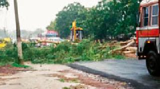 Windy rain with thundershower | मेघगर्जनेसह वादळी पाऊस