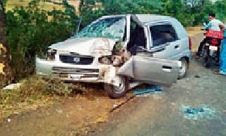 Eight-year-old girl dies with accident | अपघातात आठ वर्षीय बालिकेसह महिला ठार Eight-year-old girl dies with accident | अपघातात आठ वर्षीय बालिकेसह महिला ठार