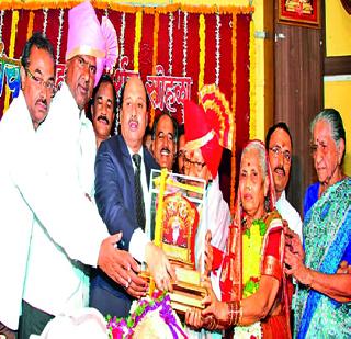 Vishwanath Gaikwad's Honor | विश्वनाथ गायकवाड यांचा सन्मान Vishwanath Gaikwad's Honor | विश्वनाथ गायकवाड यांचा सन्मान